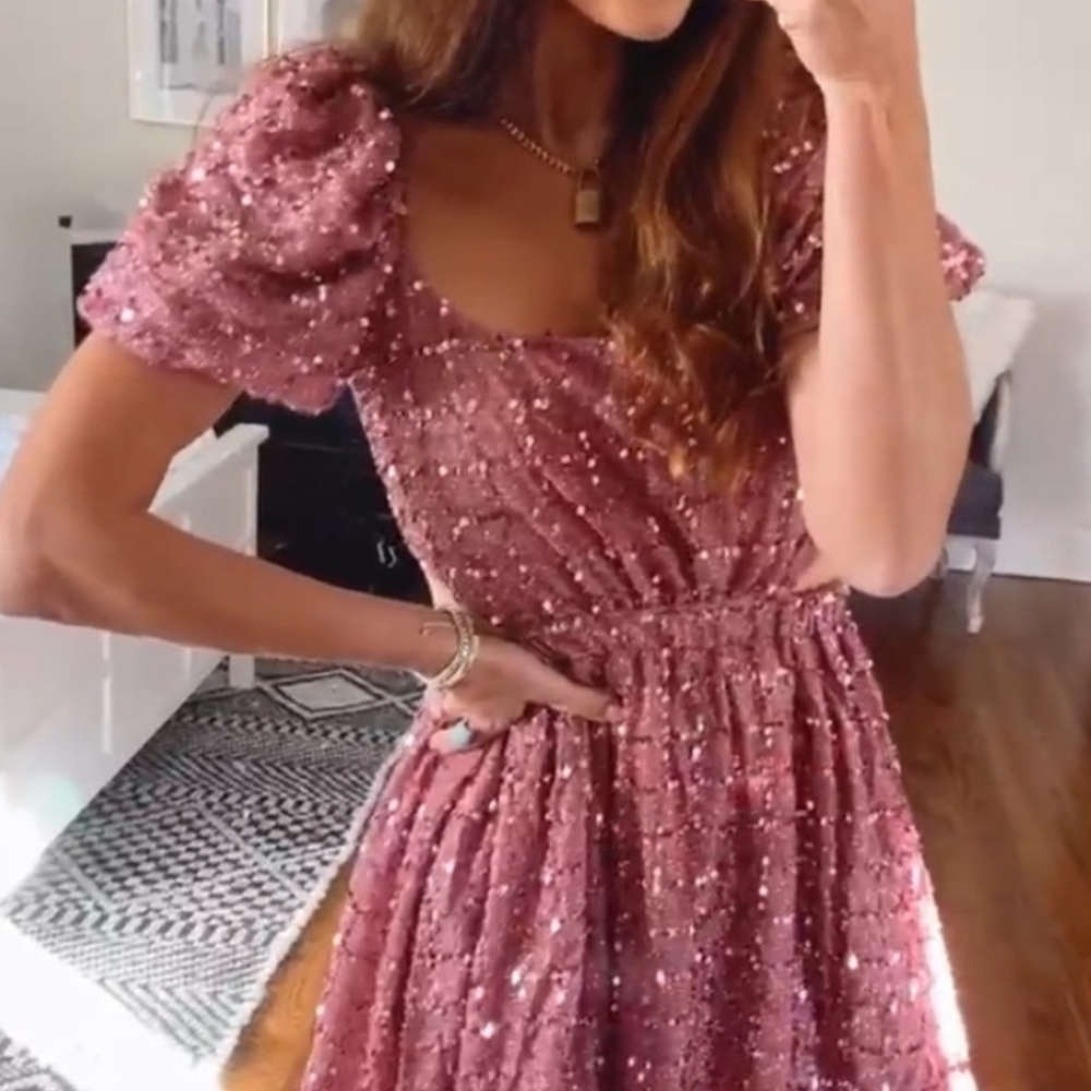 Elliatt‎ Aubree Puff Sleeve Sequin Metallic Midi Dress Size XS